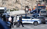 Đâm xe liên tiếp vào người chờ ở bến xe buýt tại Marseille, Pháp